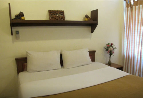 บัวตอง ลอดจ์ Hotel เชียงใหม่ ภายนอก รูปภาพ
